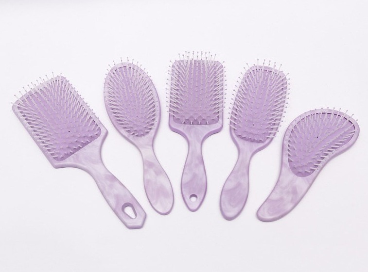 Mini Plastik Saç Fırçası Nasıl Doğru Kullanılır ve Temizlenir?